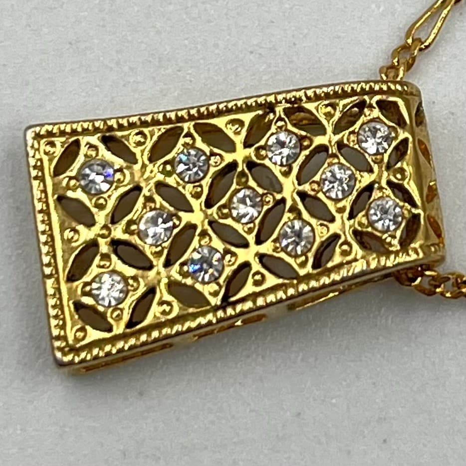 Vintage Gold Tone Filigree Rectangle Pendant Necklace Crystal Accents Y2K Chic - Thumbnail 2