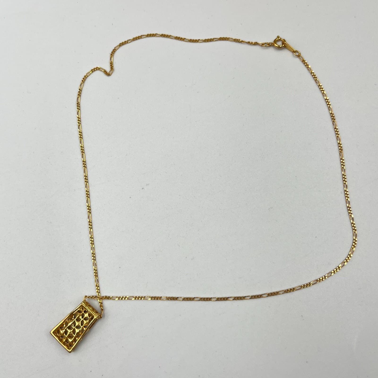 Vintage Gold Tone Filigree Rectangle Pendant Necklace Crystal Accents Y2K Chic - Thumbnail 4