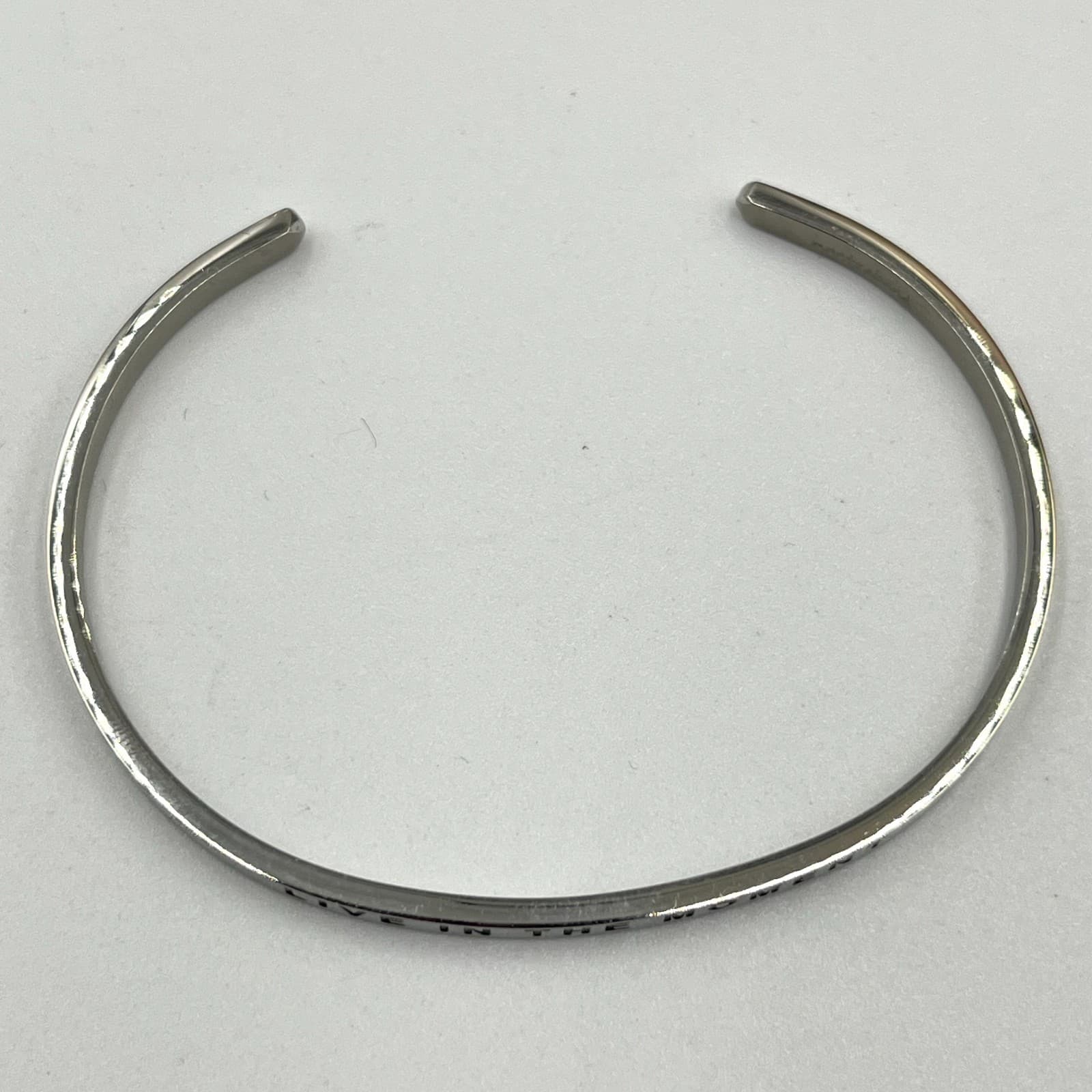 VTG Live In The Moment Silver Tone Awareness Inspirational Cuff Bangle Bracelet - Thumbnail 3