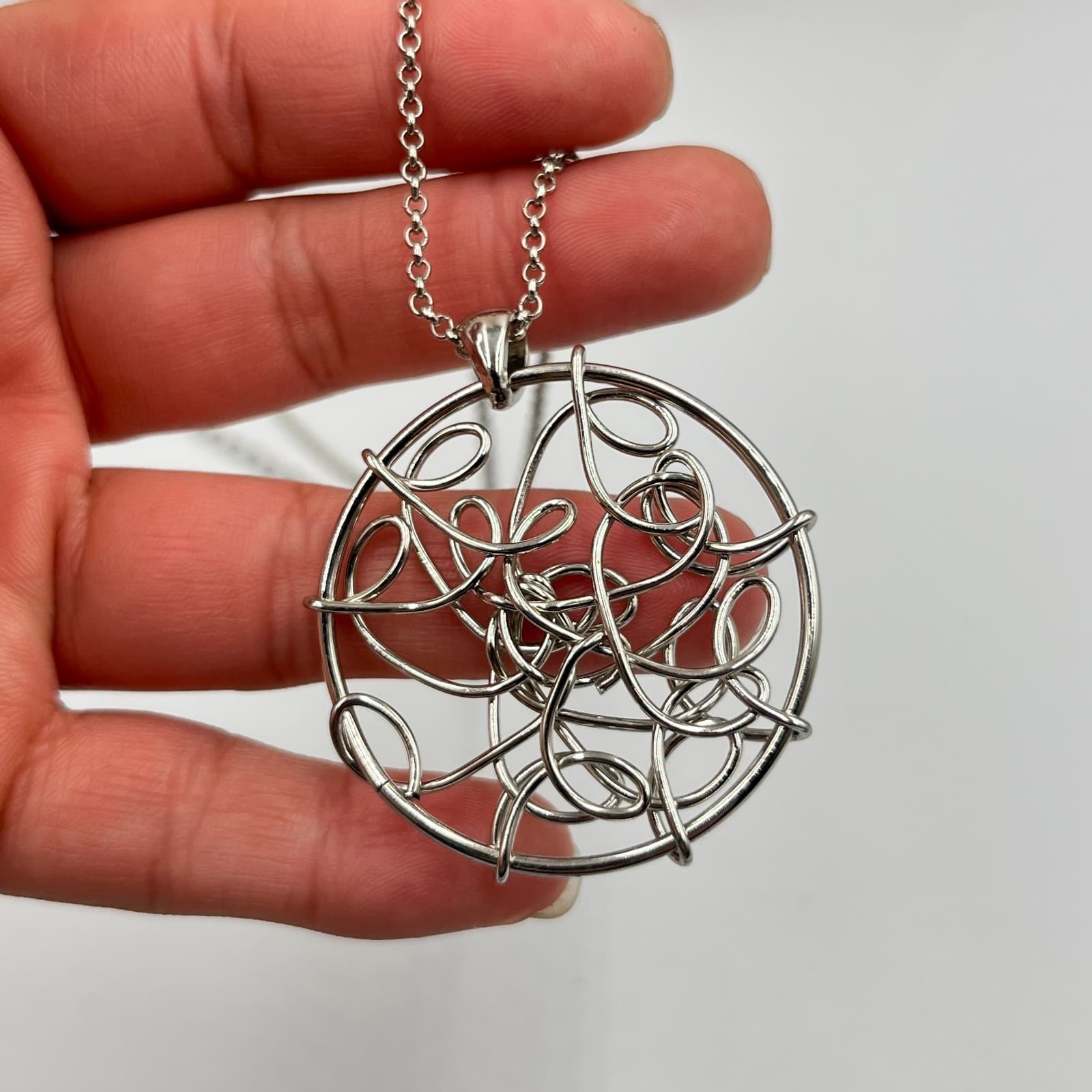 Vintage Silver Tone Wire Abstract Swirl Circle Pendant Necklace Minimalist Y2K - Thumbnail 5