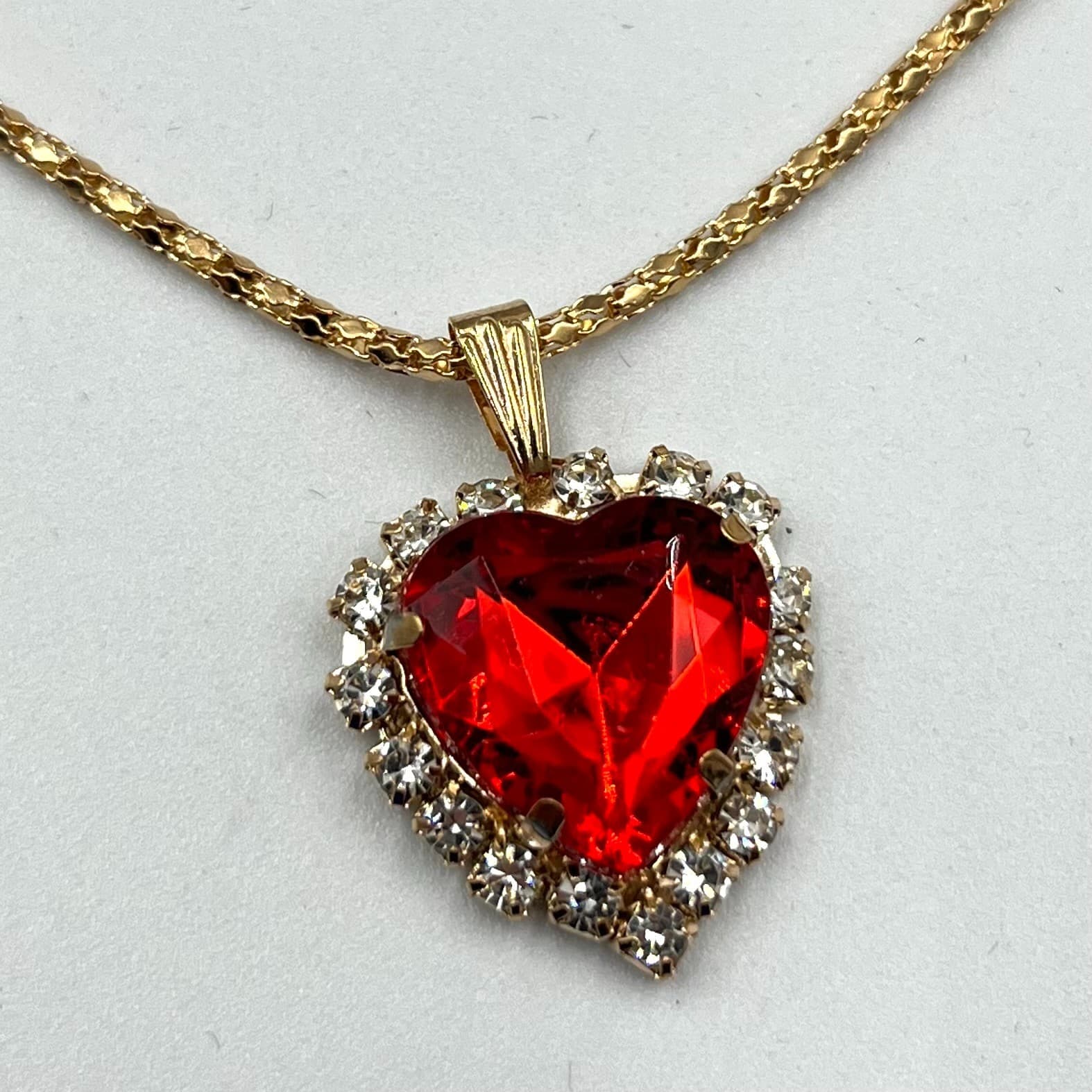 Vintage Retro Red Heart Crystal Jewelry Set Necklace Ring Earrings Gold Tone - Thumbnail 3