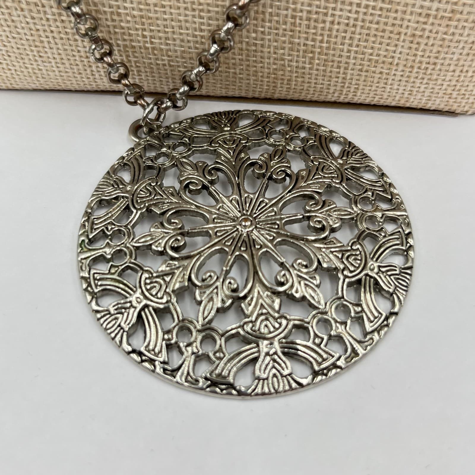 Vintage Silver Tone Filigree Mandala Medallion Pendant Necklace Boho Retro - Thumbnail 2