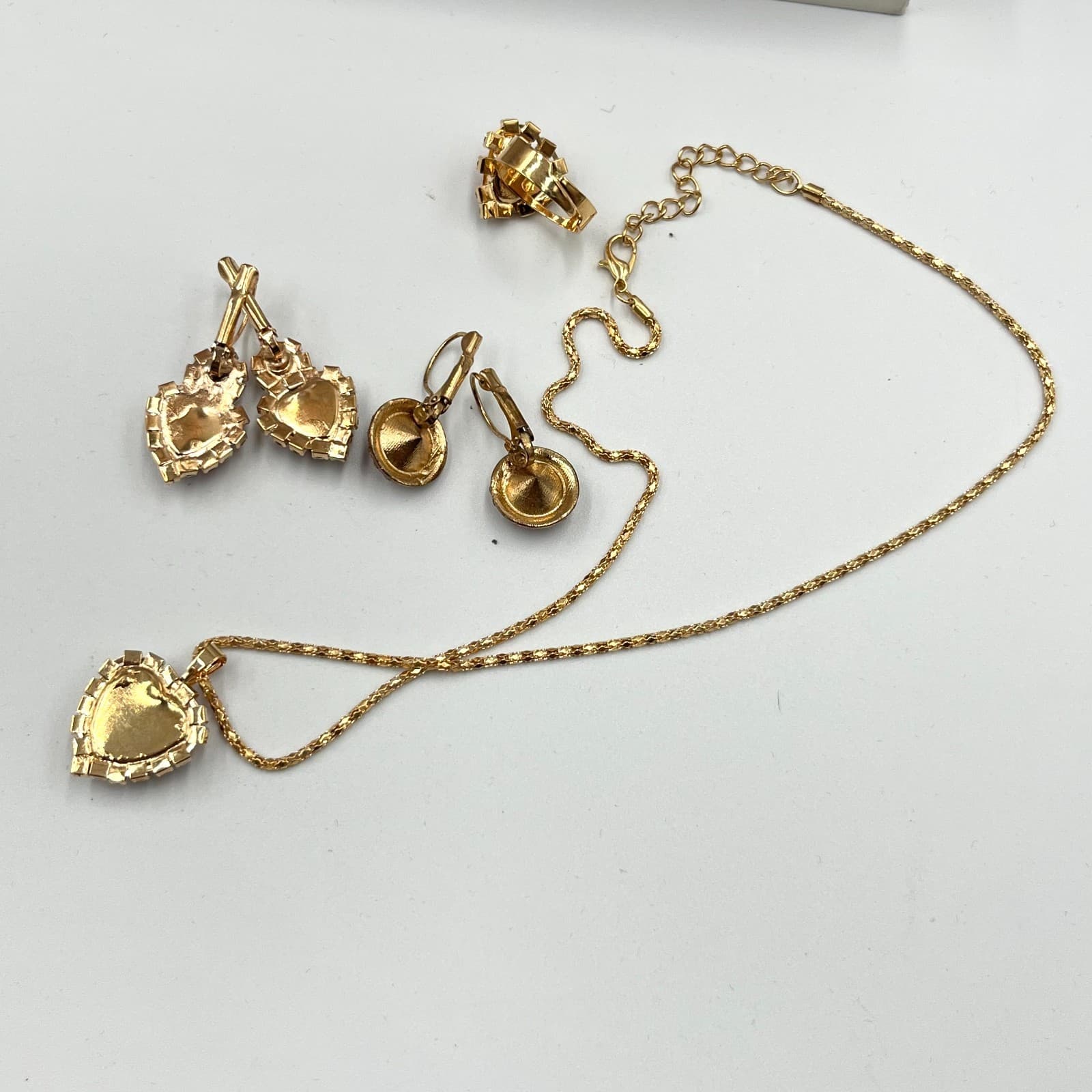 Vintage Retro Red Heart Crystal Jewelry Set Necklace Ring Earrings Gold Tone - Thumbnail 15
