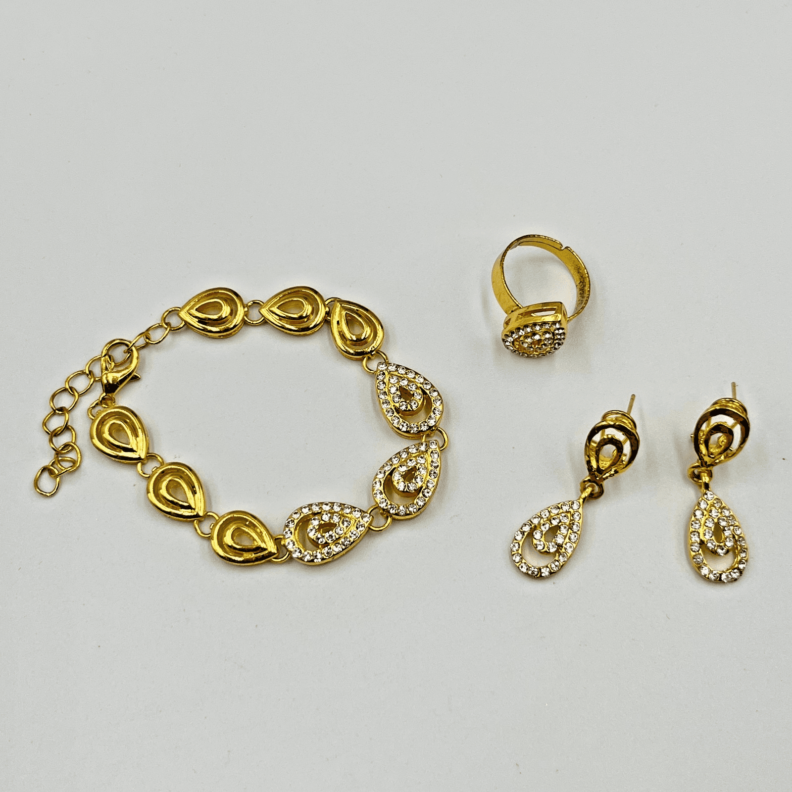 Retro Gold Tone Crystal Teardrop Jewelry Set - Ring Bracelet Earrings 4pc