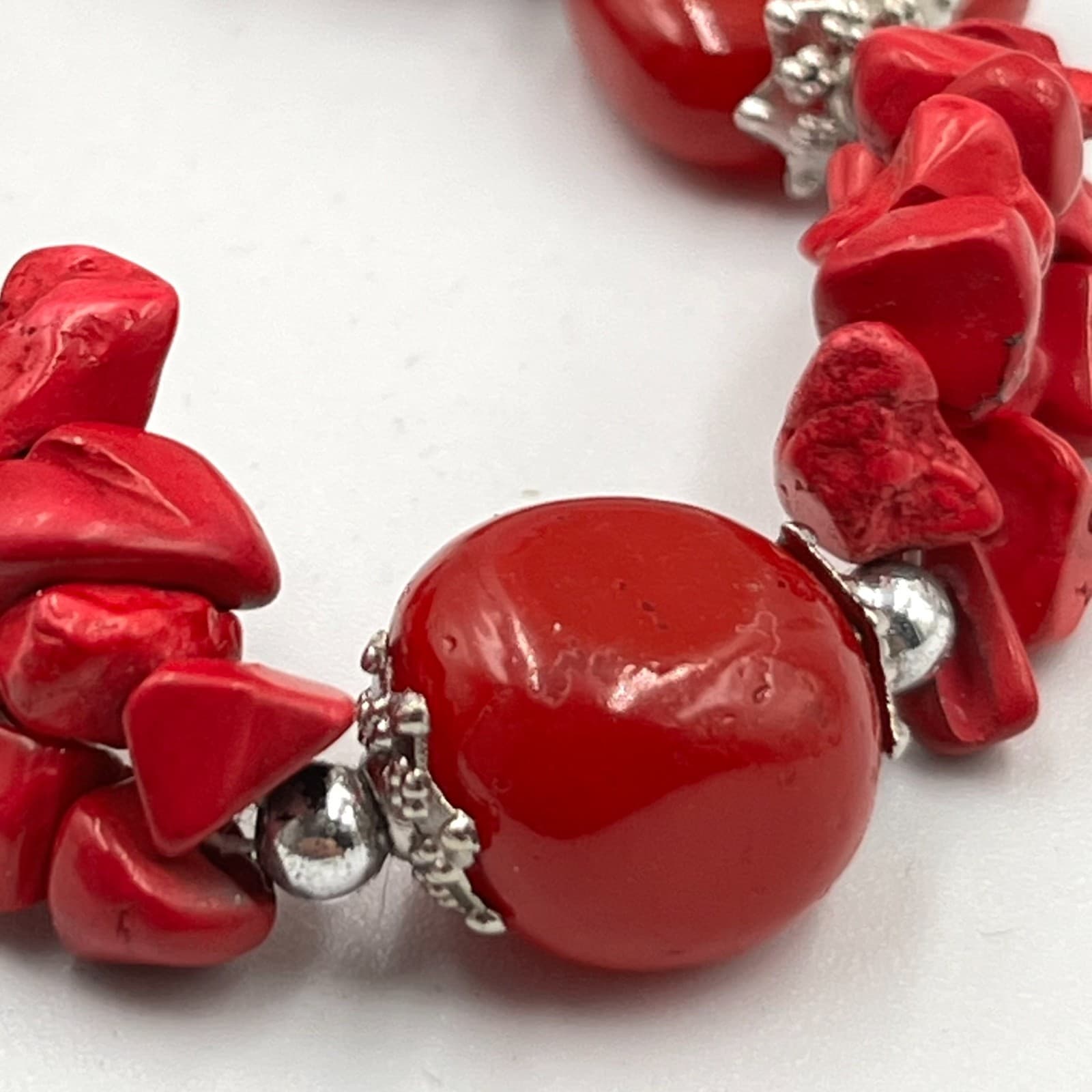 VTG Red Heart Coral Style Chunky Beaded Chunk Bracelet Retro Boho Silver Tone - Thumbnail 3