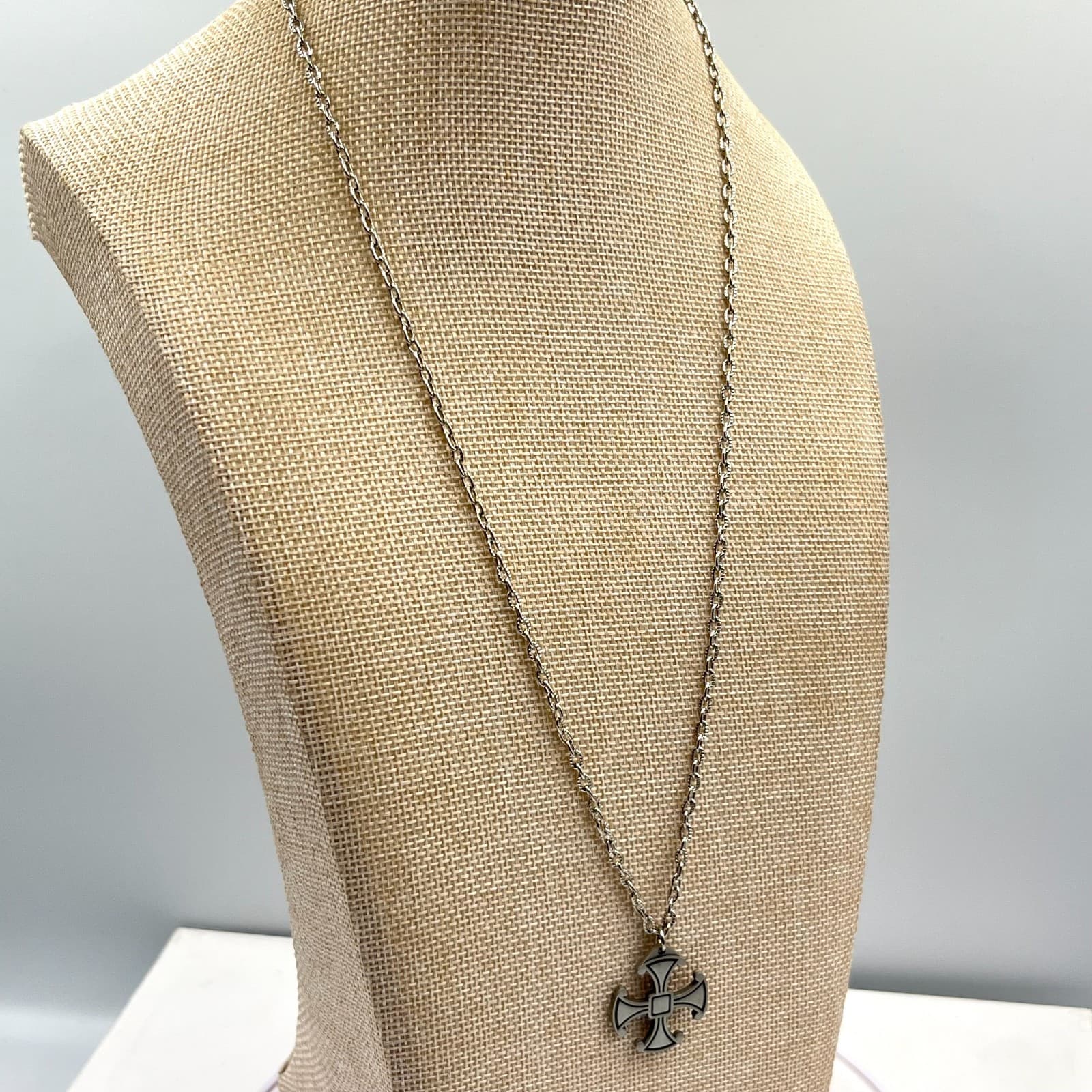 Vintage Gothic Silver Tone Celtic Cross Pendant Necklace Retro Unisex Jewelry - Thumbnail 6