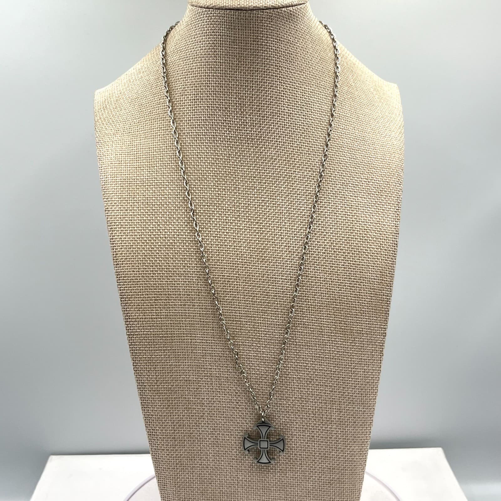 Vintage Gothic Silver Tone Celtic Cross Pendant Necklace Retro Unisex Jewelry - Thumbnail 2