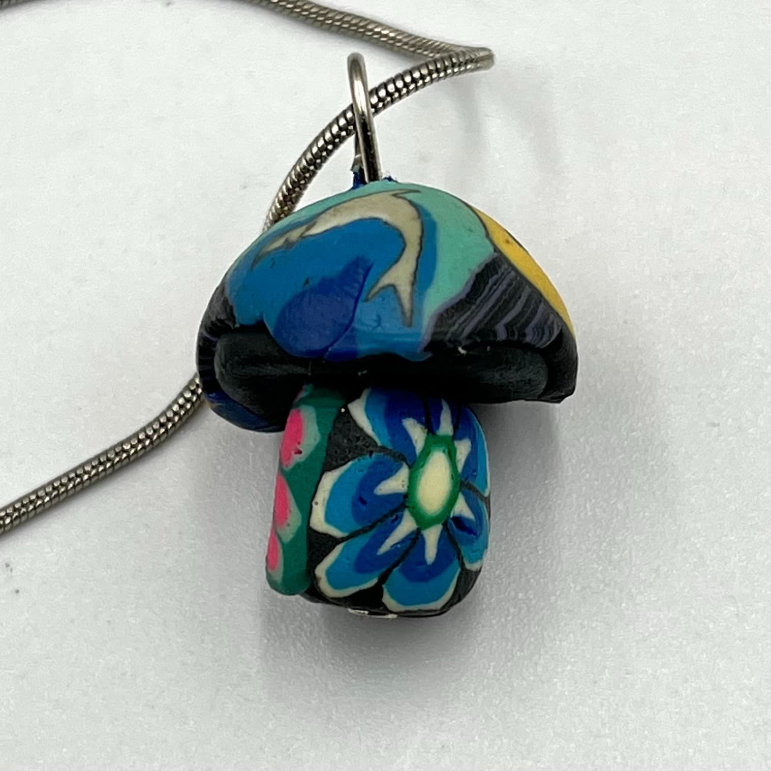 Vintage Y2K Psychedelic Mushroom Pendant Necklace Multi-Color Boho Snake Chain - Thumbnail 4