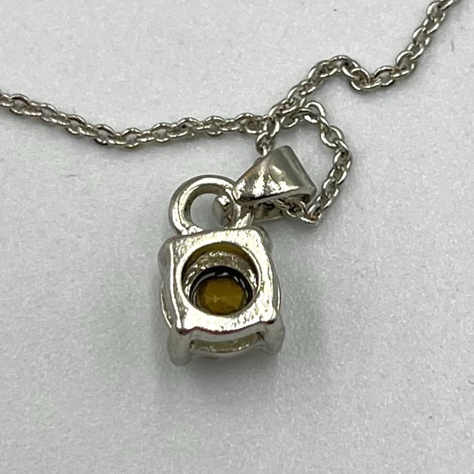 Vintage Time and Tru Silver Tone Round Clear Crystal Solitaire Pendant Necklace - Thumbnail 4