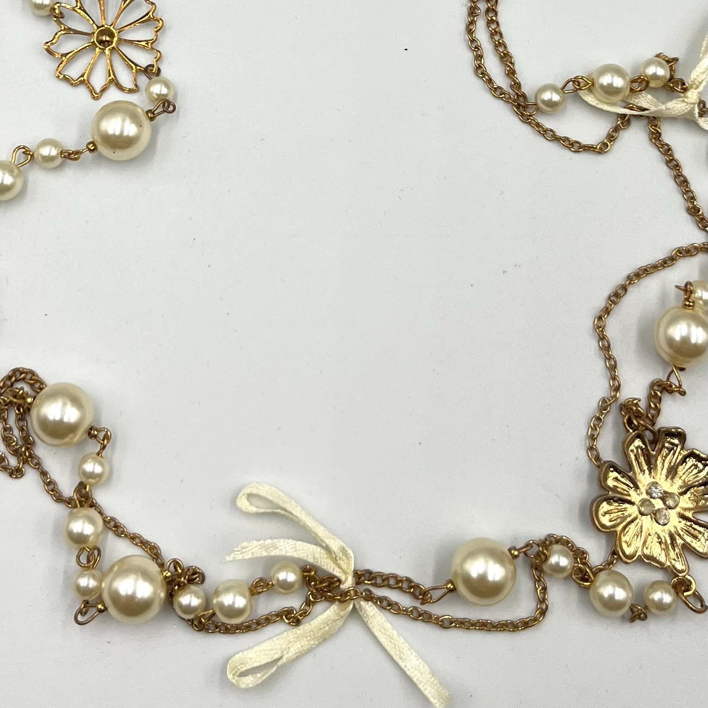 Vintage Style Gold Tone Pearl Floral Necklace & Earring Set White Ribbon Bows - Thumbnail 3