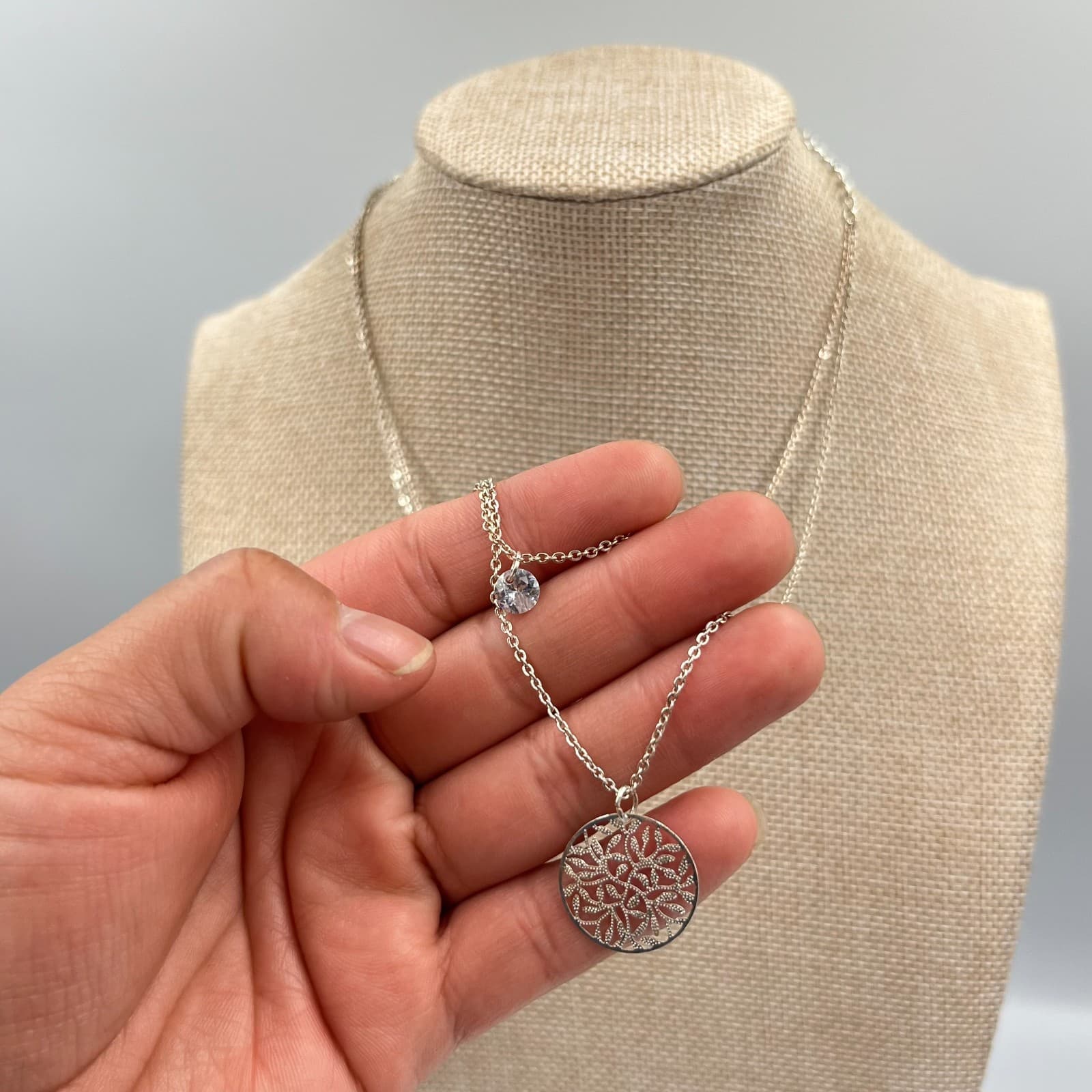 VTG Silver Tone Double Layer Filigree Floral Disc & Solitaire Crystal Necklace - Thumbnail 6