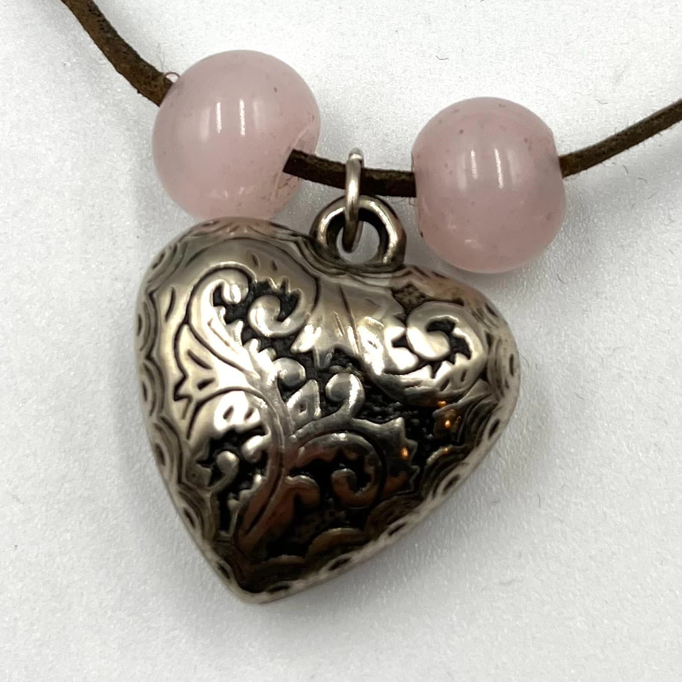 Vintage Boho Silver Ornate Filigree Heart Pink Bead Brown Suede Choker Necklace - Thumbnail 3