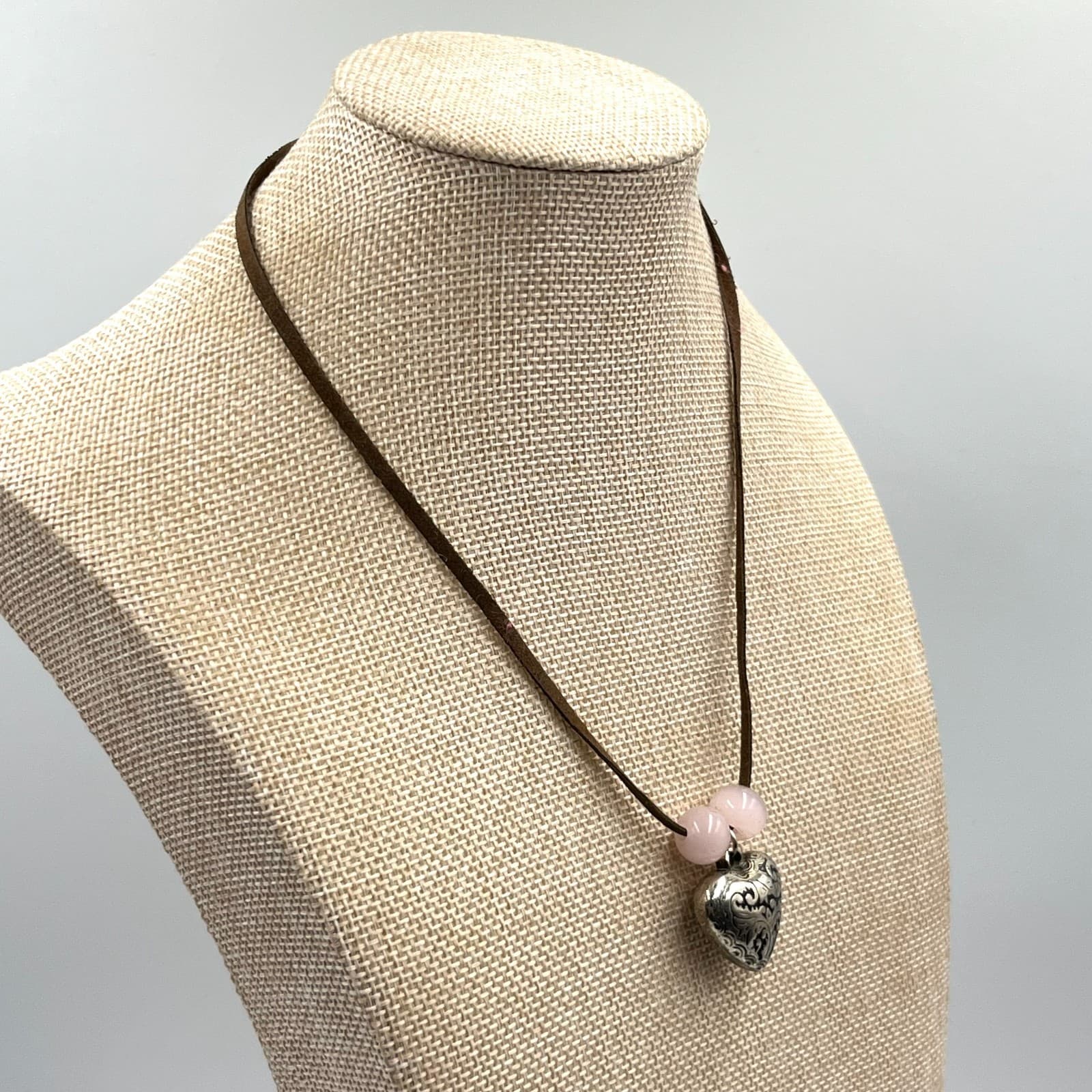 Vintage Boho Silver Ornate Filigree Heart Pink Bead Brown Suede Choker Necklace - Thumbnail 6