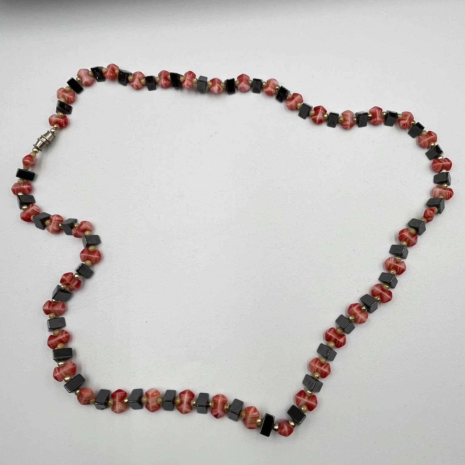 Vintage Art Deco Style Pink Swirl & Black Hematite Beaded Necklace Retro Y2K - Thumbnail 2