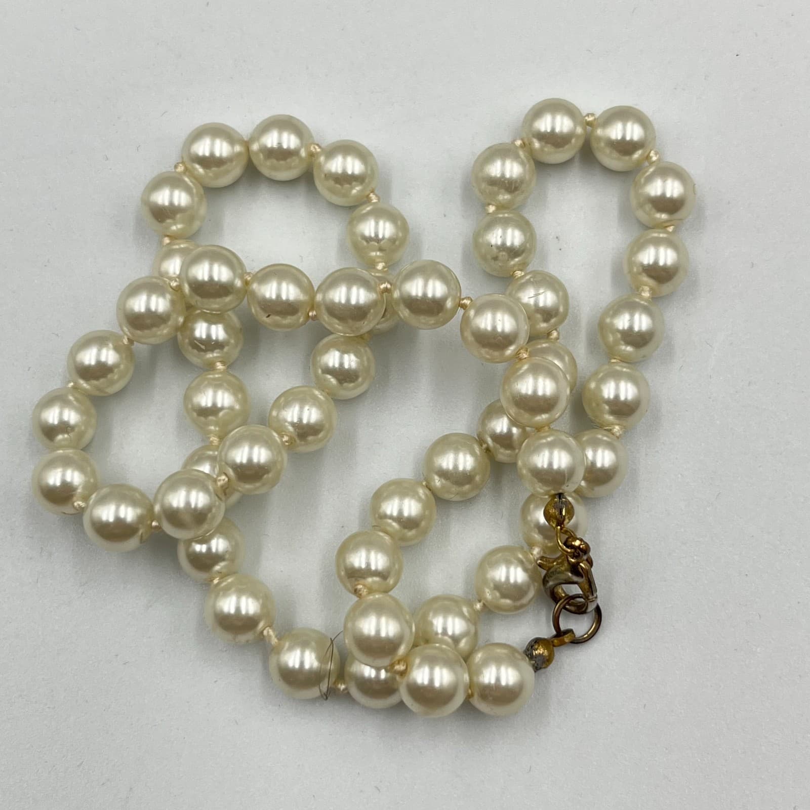 Vintage Retro Cream Faux Pearl Strand Necklace Gold Tone Lobster Claw Clasp - Thumbnail 4