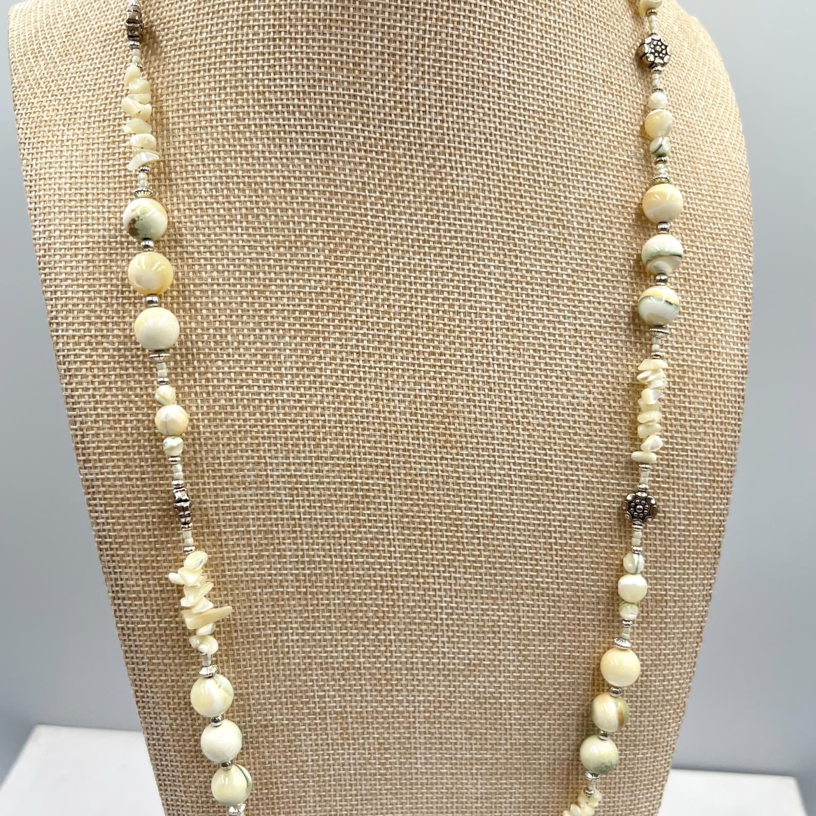 Vintage Boho Mother of Pearl Shell Beaded Necklace Cream Green Floral Accents - Thumbnail 6