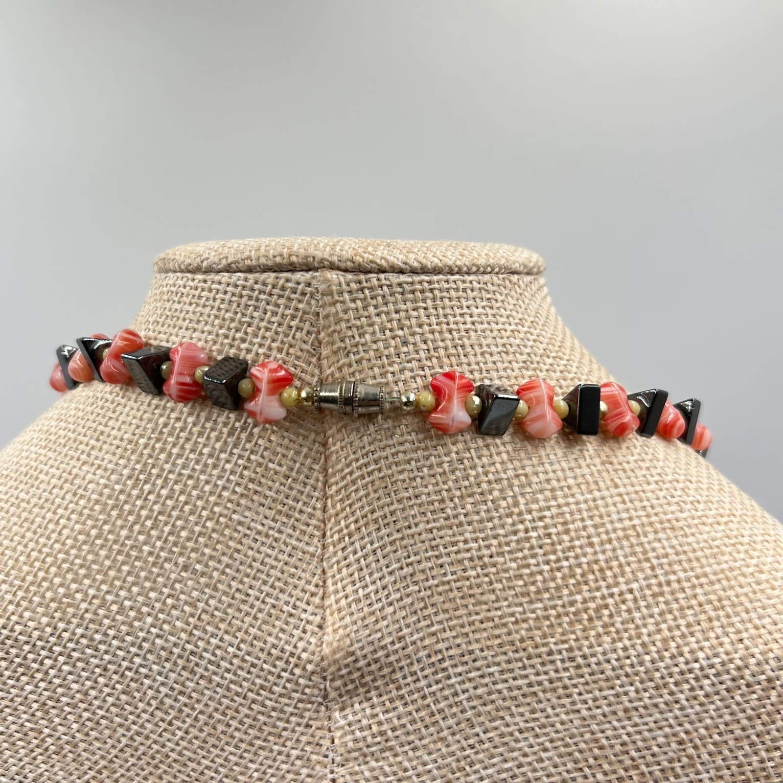 Vintage Art Deco Style Pink Swirl & Black Hematite Beaded Necklace Retro Y2K - Thumbnail 5