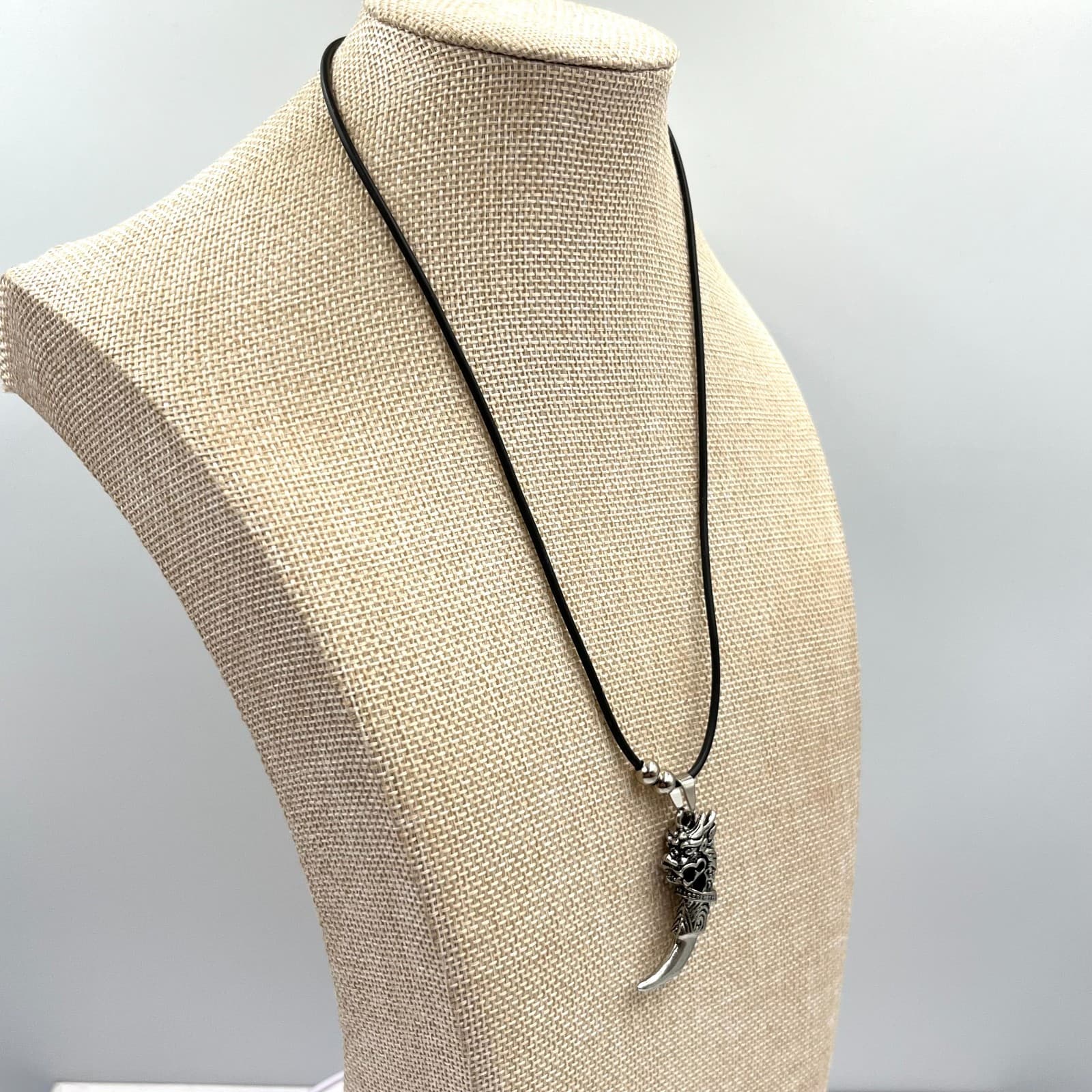 VTG Gothic Silver Tone Dragon Claw Pendant Necklace Cord Fantasy Mythical Style - Thumbnail 6
