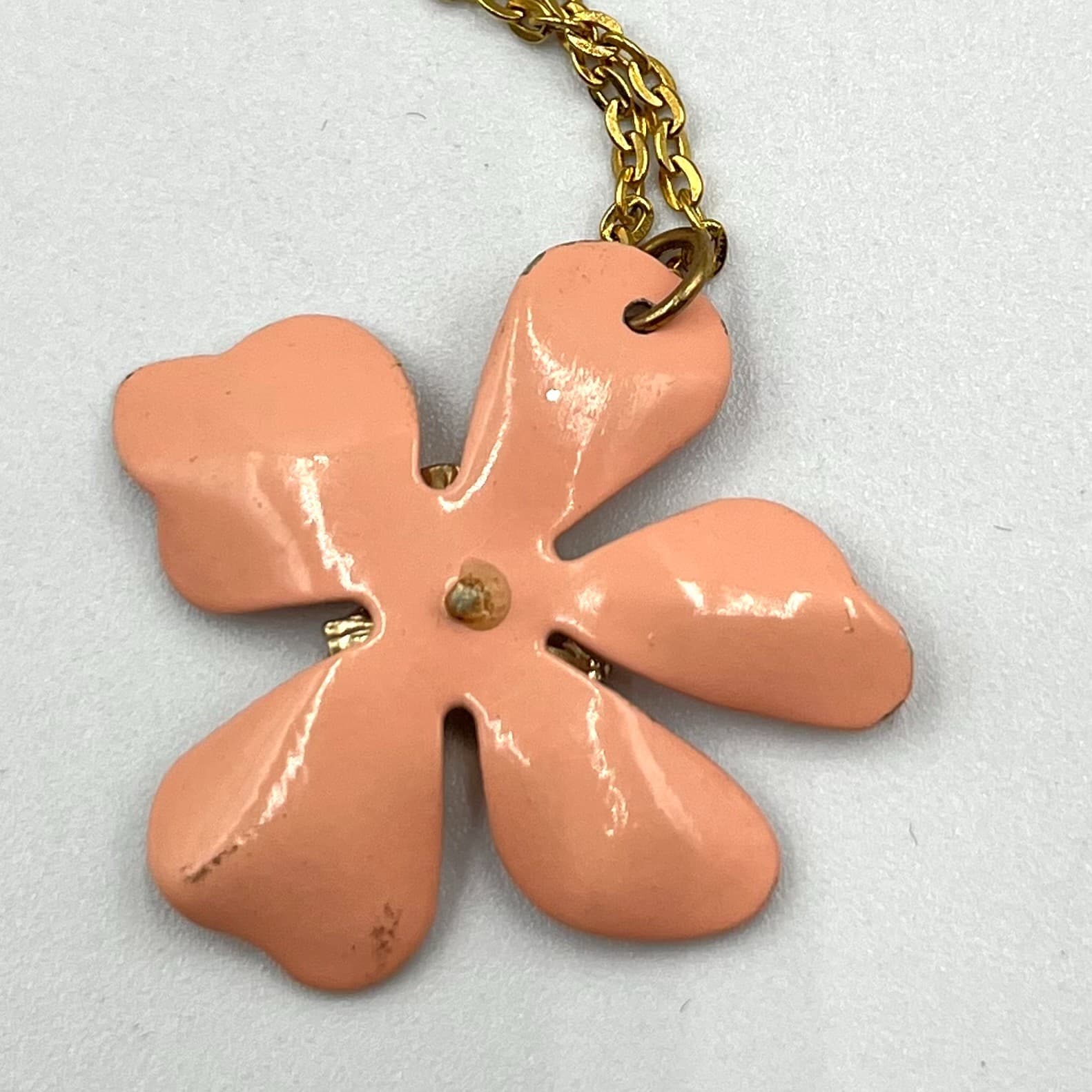 Vintage Retro Peach Enamel Daisy Flower Necklace Gold Tone Faux Pearl Rhinestone - Thumbnail 5