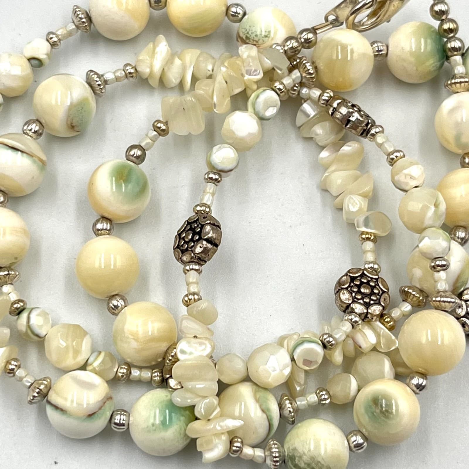 Vintage Boho Mother of Pearl Shell Beaded Necklace Cream Green Floral Accents - Thumbnail 5
