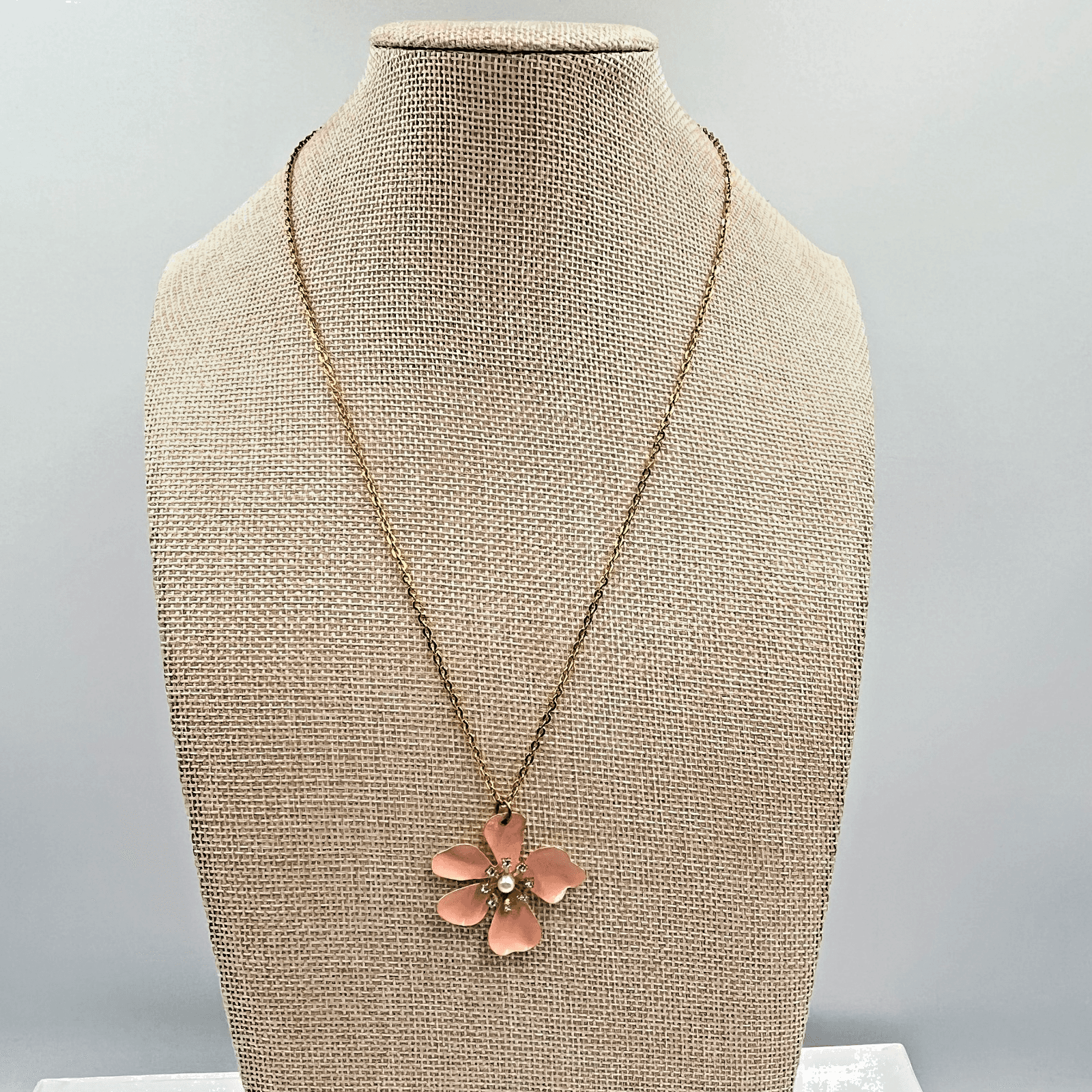 Vintage Retro Peach Enamel Daisy Flower Necklace Gold Tone Faux Pearl Rhinestone