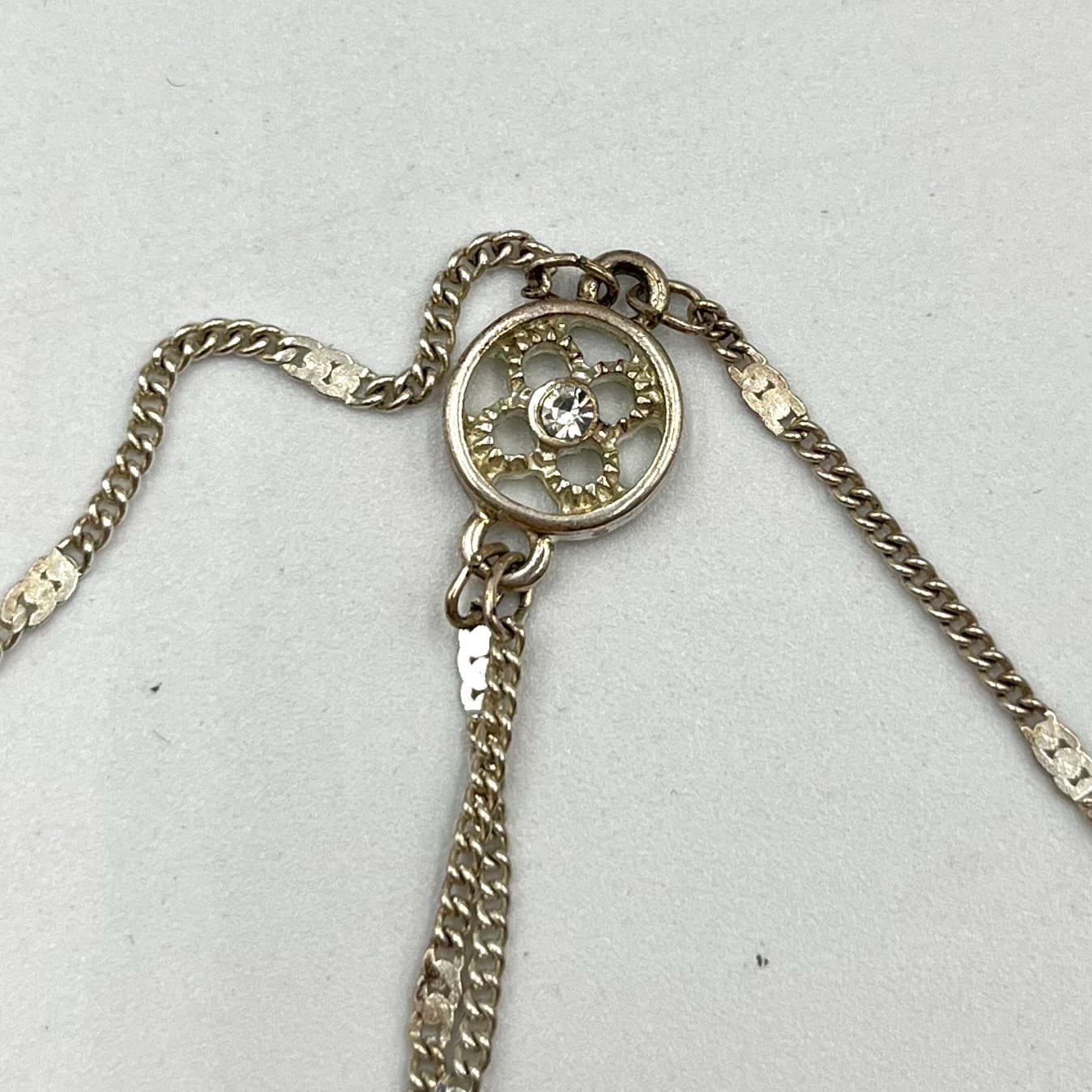 Vintage Y2K Silver Tone Lariat Y-Necklace Faux Pearl Crystal Filigree Accent - Thumbnail 5