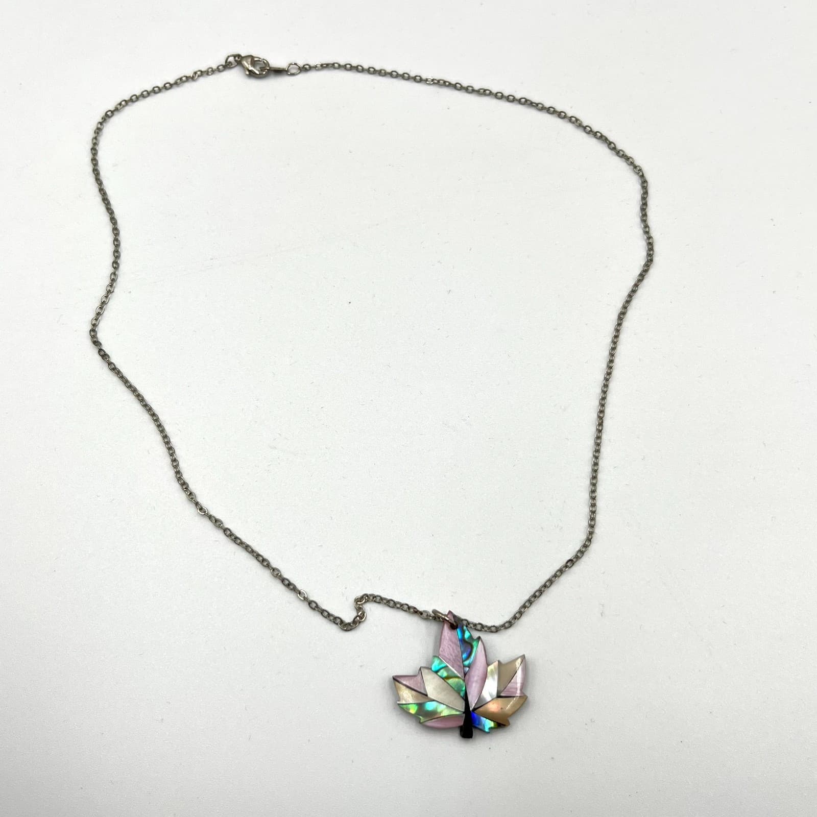 Vintage Retro Abalone Shell Inlay Maple Leaf Pendant Necklace Silver Tone Boho - Thumbnail 3