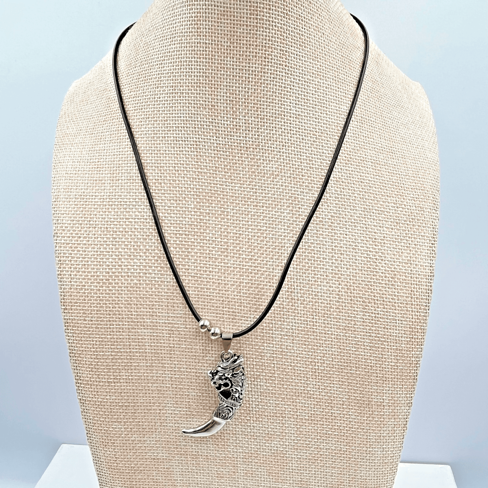 VTG Gothic Silver Tone Dragon Claw Pendant Necklace Cord Fantasy Mythical Style