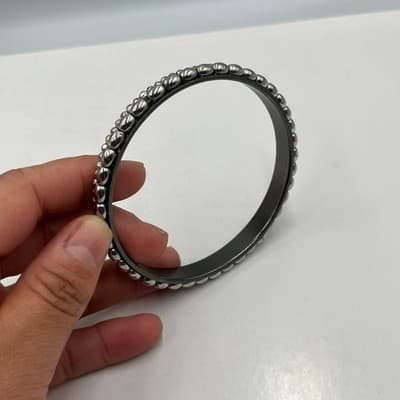 Set of 2 Vintage Silver Tone Bangle Bracelets 8" Textured Beaded & Etched Design - Thumbnail 3