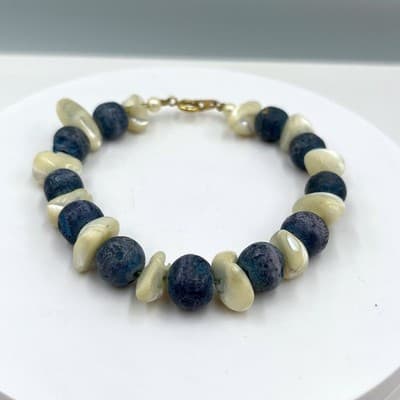 Vintage Navy Blue Bead & Shell Bracelet Gold Tone Clasp Coastal Beach Bohemian