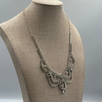 VTG Rhinestone Jewelry Set: V-Shape Necklace, Infinity Bracelet, Drop Earrings - Thumbnail 6