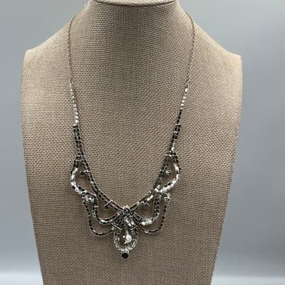VTG Rhinestone Jewelry Set: V-Shape Necklace, Infinity Bracelet, Drop Earrings - Thumbnail 7
