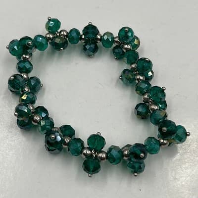 VTG Gold Tone Jewelry Set: Emerald Green Crystal Necklace & Matching Earrings - Thumbnail 3
