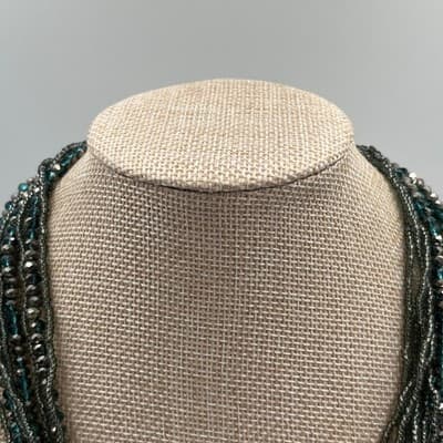 VTG Gold Tone Jewelry Set: Emerald Green Crystal Necklace & Matching Earrings - Thumbnail 7