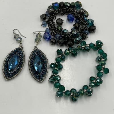VTG Gold Tone Jewelry Set: Emerald Green Crystal Necklace & Matching Earrings - Thumbnail 5