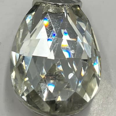 VTG Crystal Jewelry Set: Large Teardrop Faceted Pendant & Round Drop Earrings - Thumbnail 8