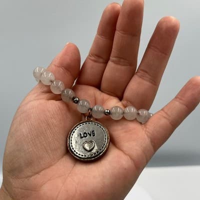 Vintage White Beaded Stretch Bracelet Love Charm Heart Pendant Romantic Jewelry - Thumbnail 6