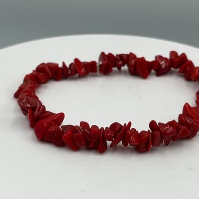 Vintage Y2K Elasticized Cord Randomized Mosaic Red Coral Chip Stretch Bracelet - Thumbnail 4