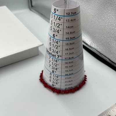Vintage Y2K Elasticized Cord Randomized Mosaic Red Coral Chip Stretch Bracelet - Thumbnail 7