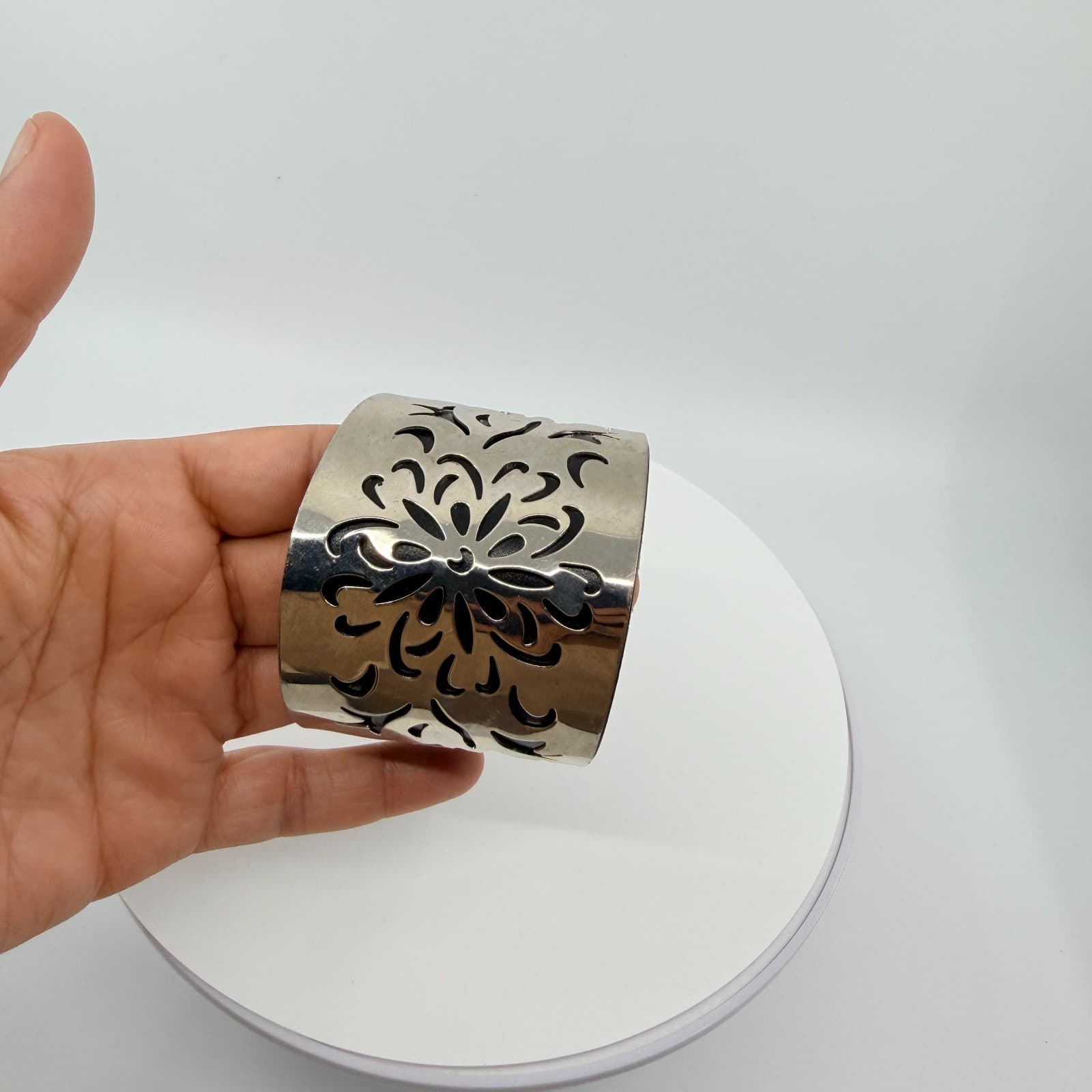 Vintage Silver Tone Floral Filigree Wide Cuff Bracelet Faux Leather Statement - Thumbnail 6