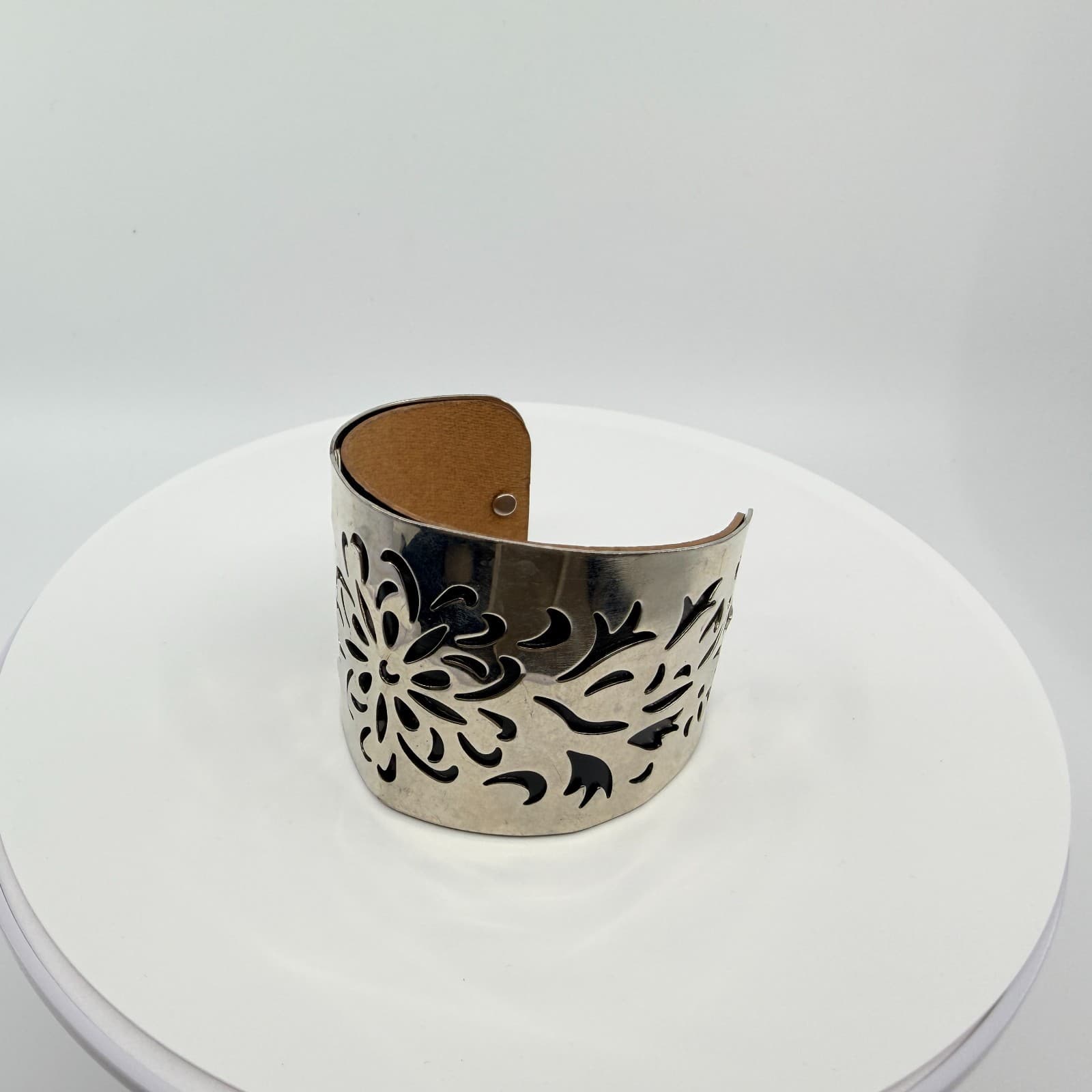 Vintage Silver Tone Floral Filigree Wide Cuff Bracelet Faux Leather Statement - Thumbnail 3