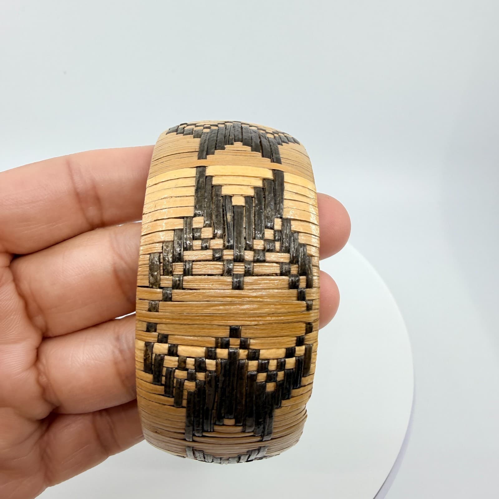 Vintage Woven Straw Coconut Shell Bangle Bracelet Chunky Statement Geometric Y2K - Thumbnail 8