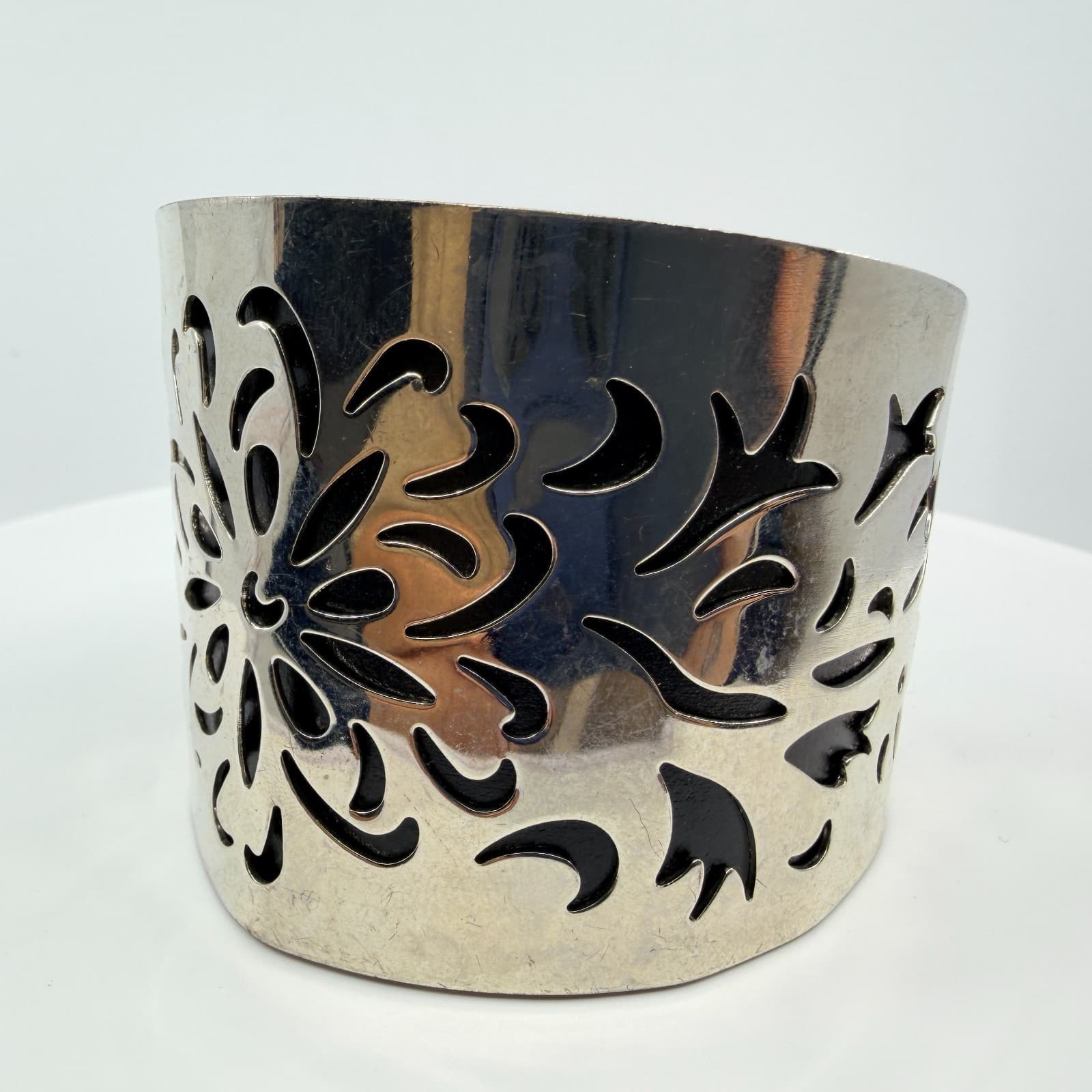 Vintage Silver Tone Floral Filigree Wide Cuff Bracelet Faux Leather Statement - Thumbnail 2