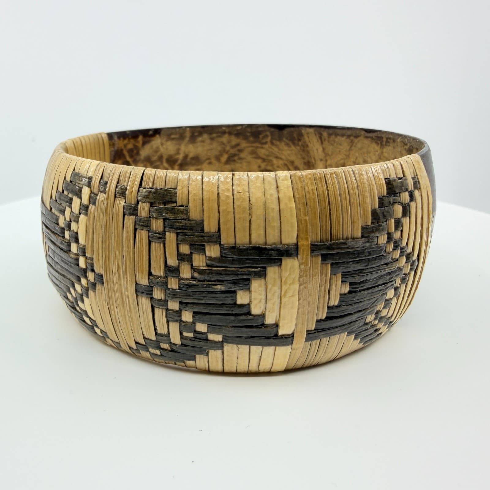 Vintage Woven Straw Coconut Shell Bangle Bracelet Chunky Statement Geometric Y2K - Thumbnail 2