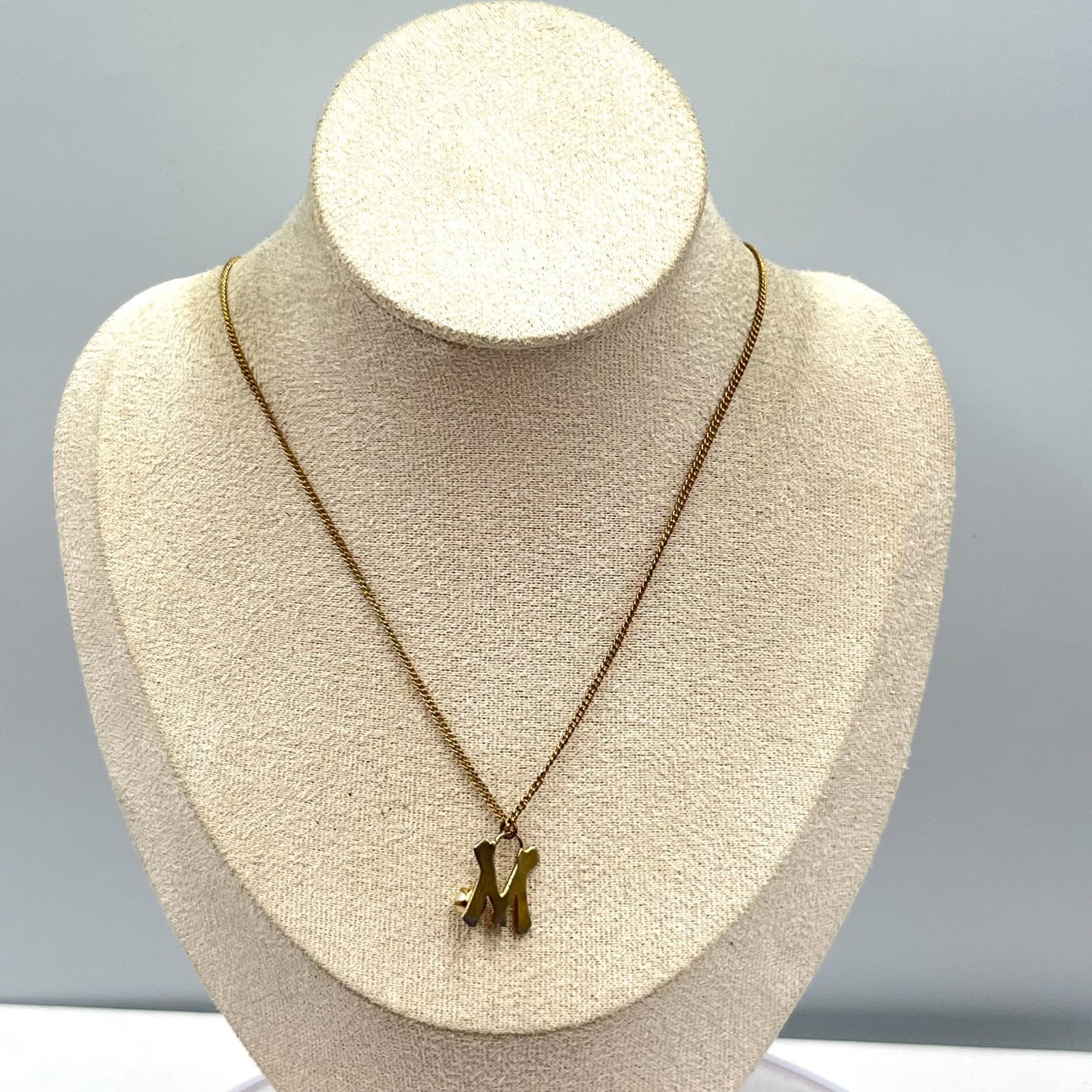 Vintage Gold Tone Initial M Faux Pearl Pendant Necklace Retro Jewelry Fashion - Thumbnail 5