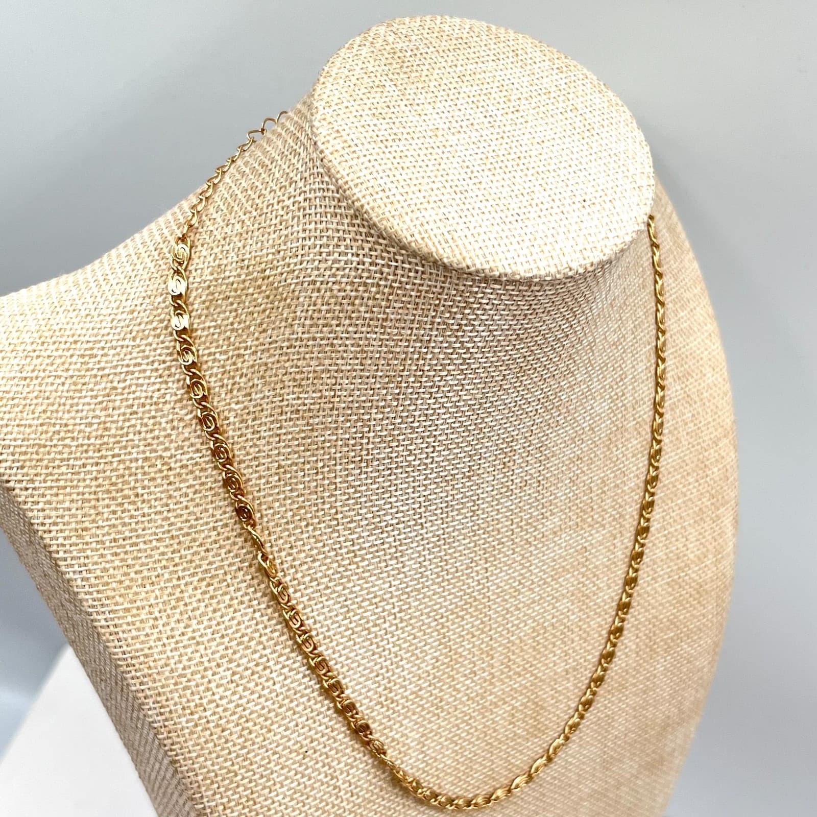 VTG Gold Tone Filigree S-Link Chain Necklace Retro Statement Lobster Adjustable - Thumbnail 4