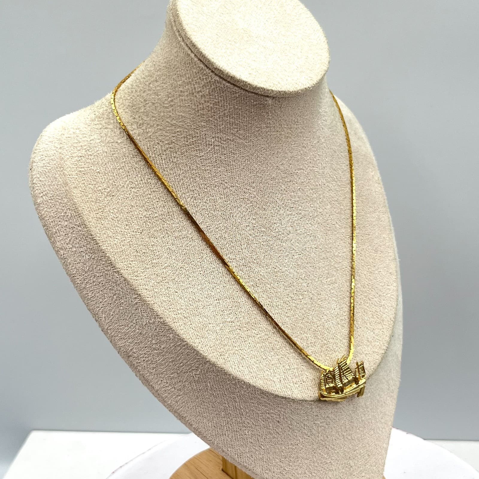Vintage Anju Hong Kong Gold Tone Junk Ship Pendant Necklace Cobra Chain 18" - Thumbnail 4