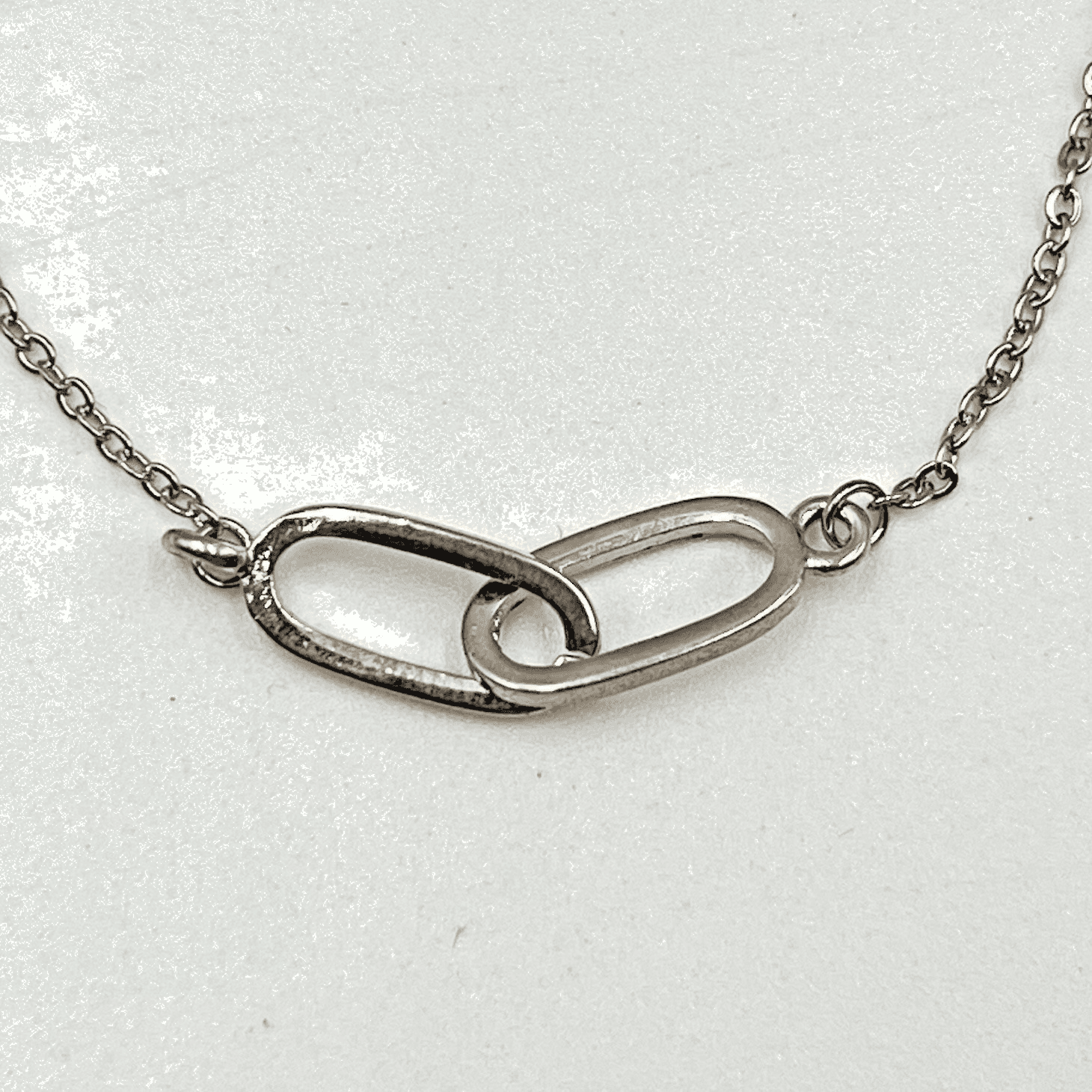 Modern Silver Tone Interlocking Double Oval Link Necklace Minimalist Chain - Thumbnail 2