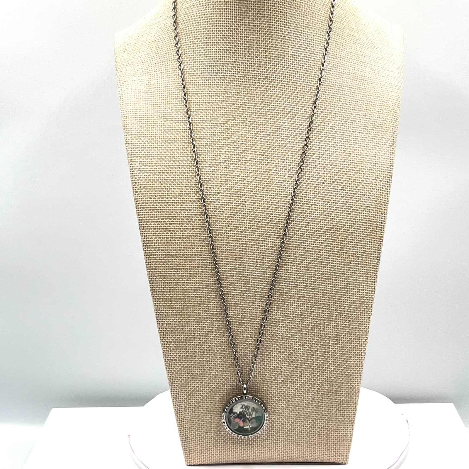 VTG Floating Living Locket Necklace"I Love You To The Moon and Back" Silver Tone - Thumbnail 3