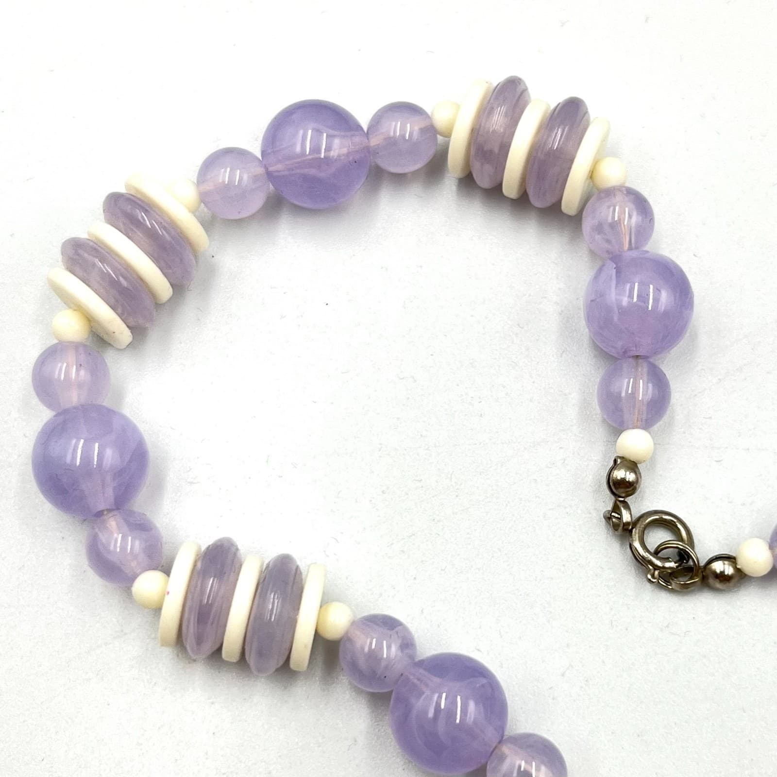 Vintage Retro Lavender Purple Glass & Cream Resin Beaded Strand Necklace 24" - Thumbnail 3